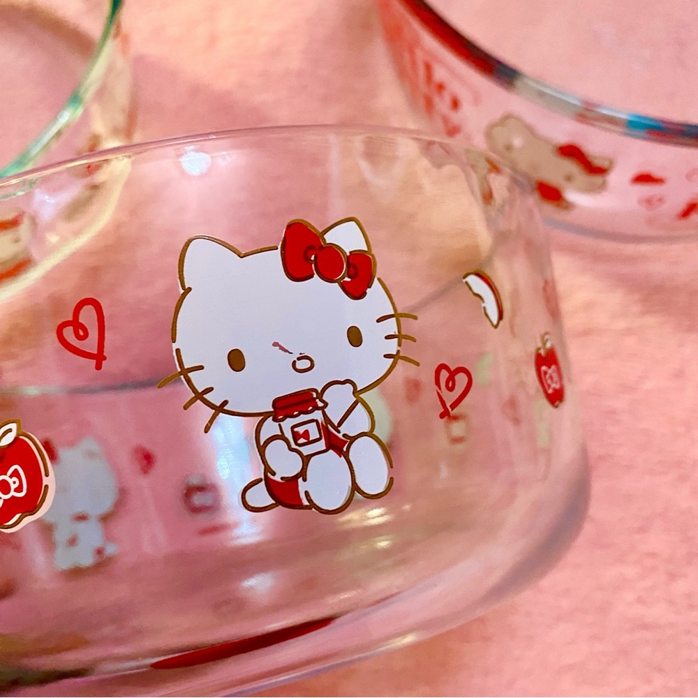 Hello Kitty Pyrex Glass Set Food Storage Red Lids Costco Apple Heart Containers - Picture 7 of 15